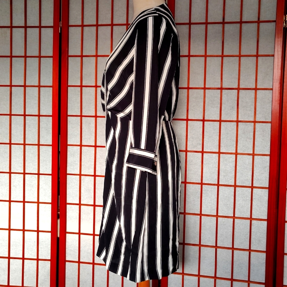#8 White House Black Market Stripe ( Black n White ) Button up Dress. Size: XS - Picture 3 of 6
